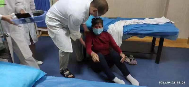 以练促防,守好生命防线——我院组织开展患者坠床应急预案培训与演练
